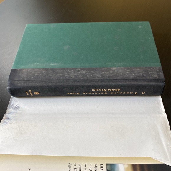 A Thousand Splendid Suns - Khaled Hosseini (Copy 2) - Picture 14 of 14